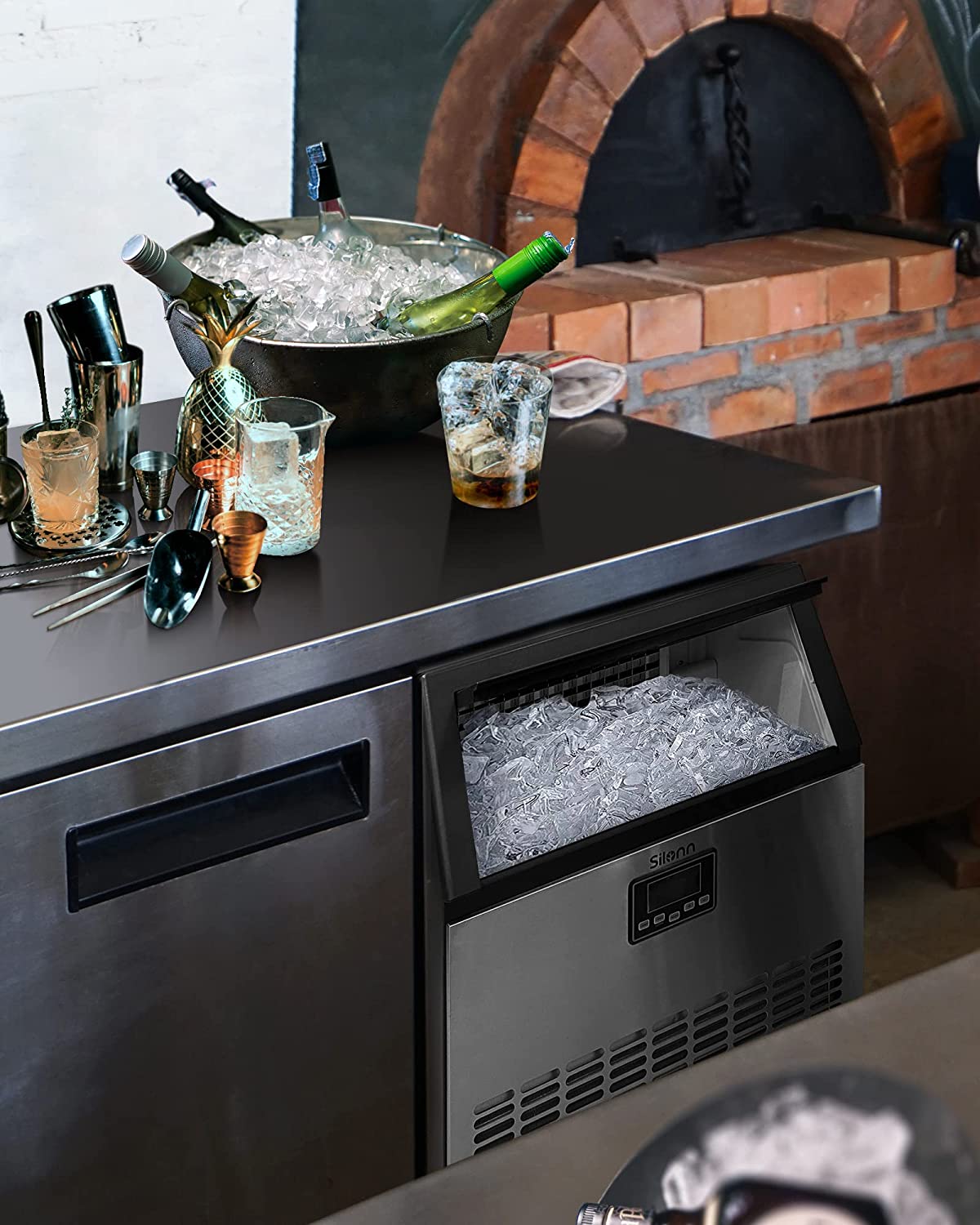 Commercial Cube Ice Maker with LCD Screen (270 Lbs)